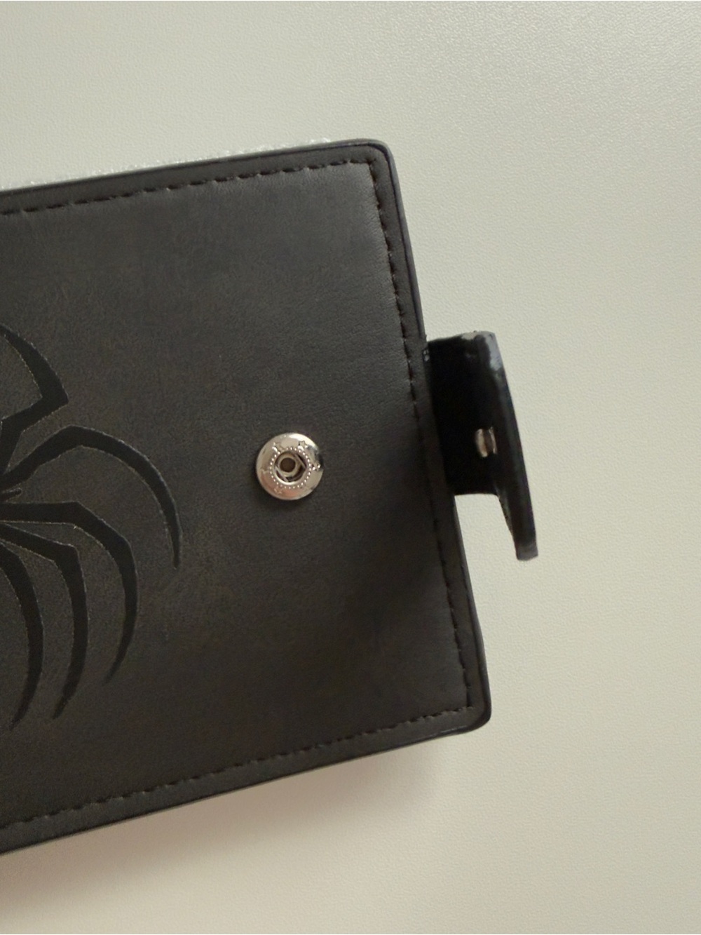 New Black Red Spider Gothic Bifold Wallet - Picture 2 of 4